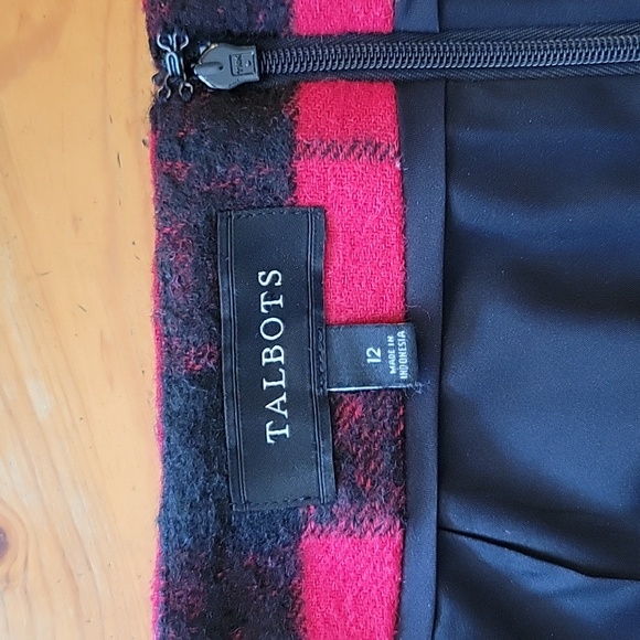 CLOSET CLEAROUT $10 | Talbots | Red and Black Wool Pencil Skirt | Size 12 - Picture 3 of 4
